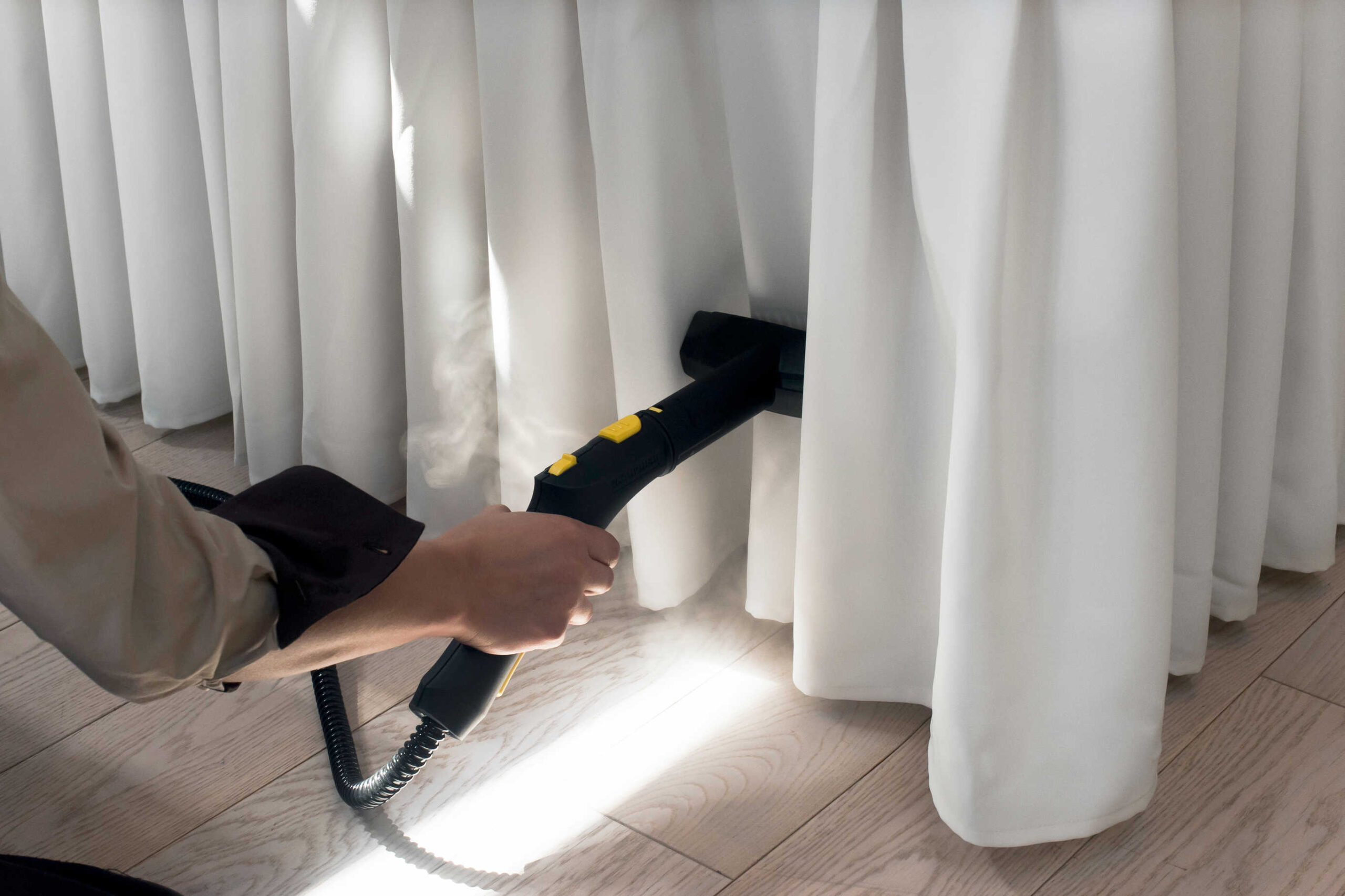The many benefits of in-situ curtain cleaning - Apple Clean
